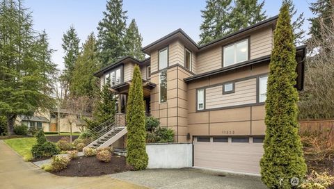 Photo of 11222 116th Place NE, Kirkland, WA 98033 (MLS # 2488353)