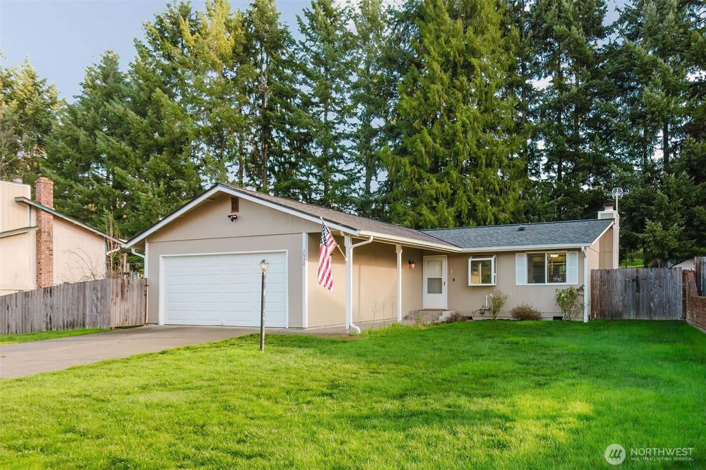 Photo of 7528 Blackbird Dr, Bremerton, WA 98311 (MLS # 2463923)