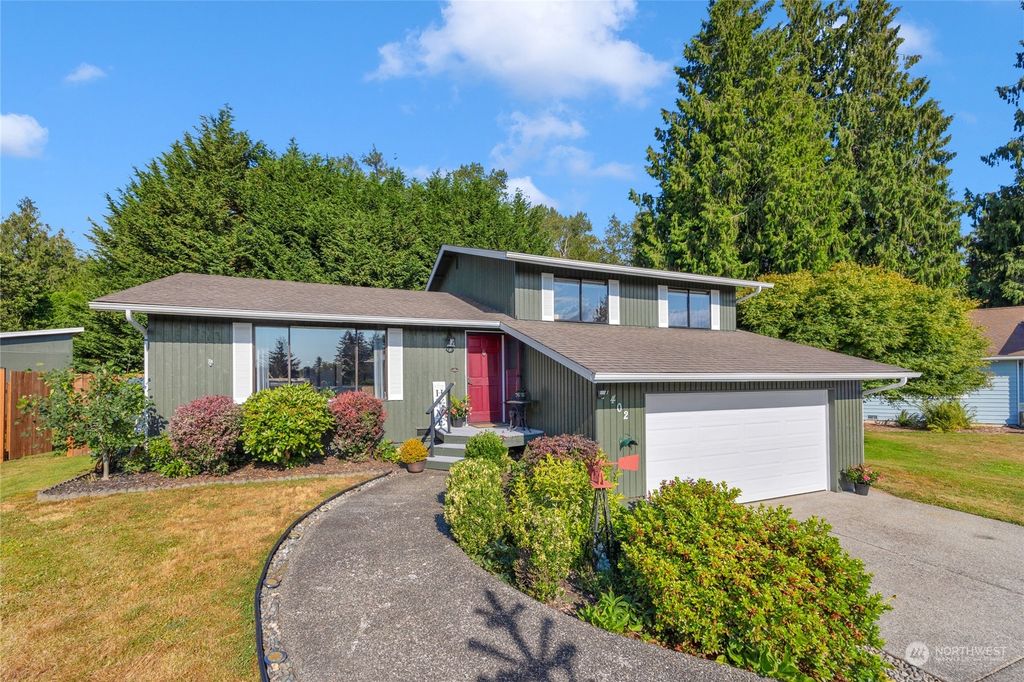 Photo of 402 20th Street, Snohomish, WA 98290 (MLS # 2269466)