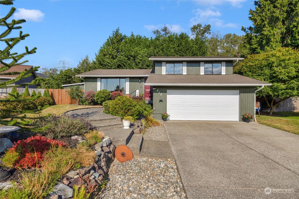 Photo of 402 20th Street, Snohomish, WA 98290 (MLS # 2269466)