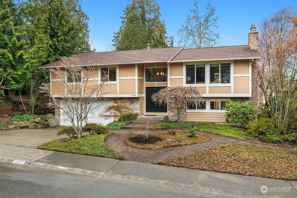 Photo of 5923 105th Avenue NE, Kirkland, WA 98033 (MLS # 2043907)
