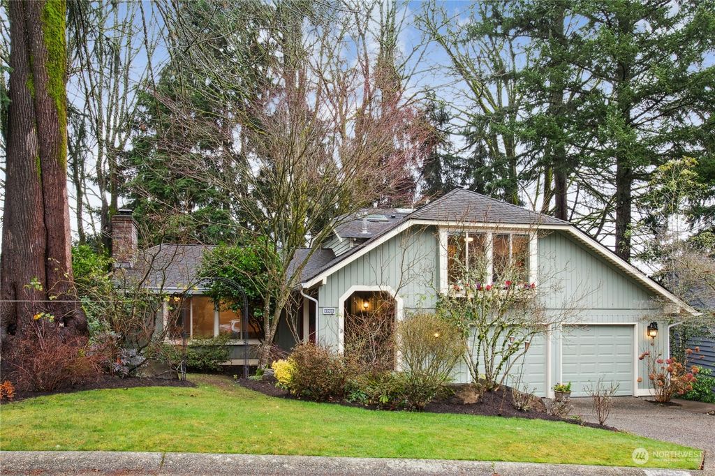 Photo of 15922 SE 46th Place, Bellevue, WA 98006 (MLS # 2320982)