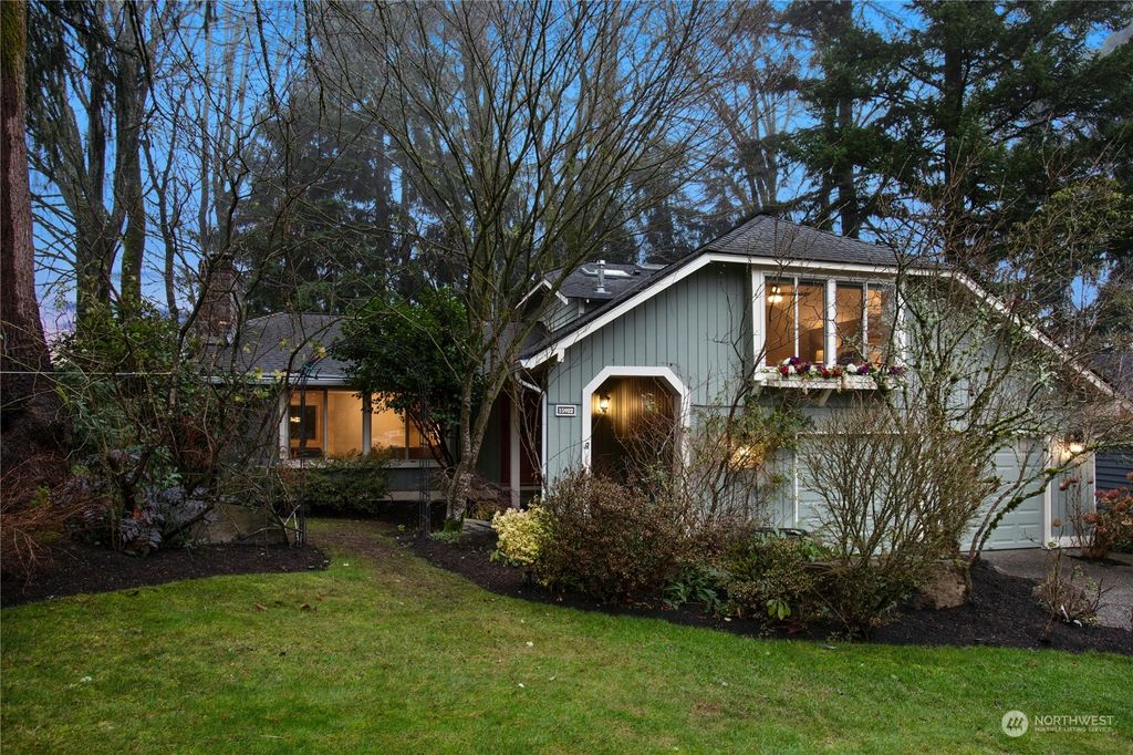 Photo of 15922 SE 46th Place, Bellevue, WA 98006 (MLS # 2320982)