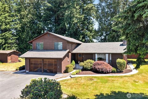Photo of 5000 NE 6th Street, Renton, WA 98059 (MLS # 2544285)