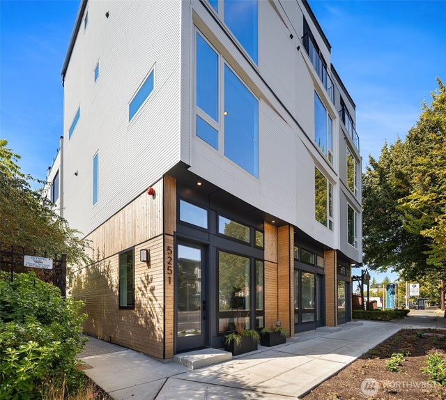 5253 California Avenue SW B #B, Seattle