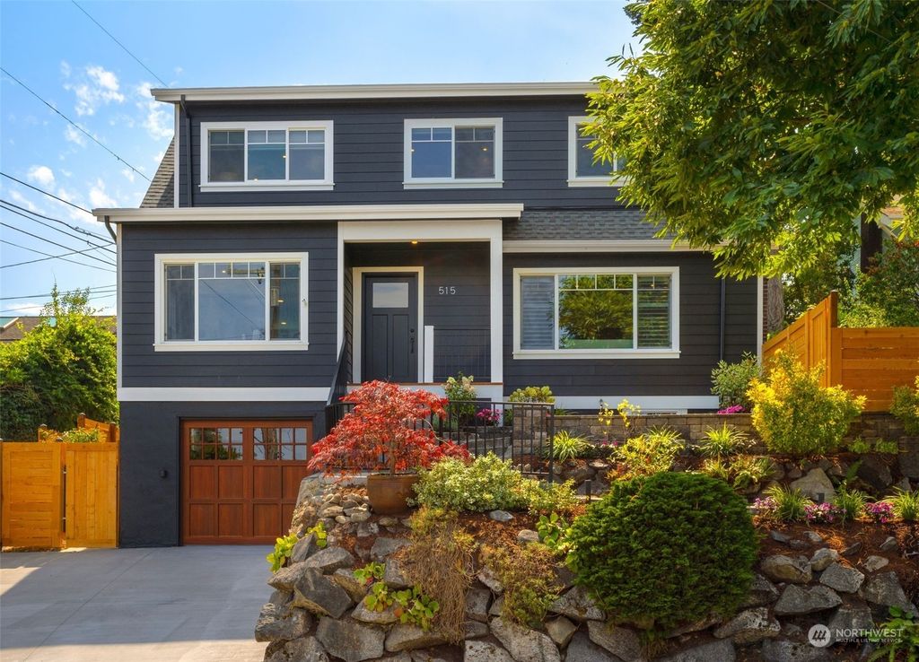Photo of 515 W Garfield Street, Seattle, WA 98119 (MLS # 2274982)