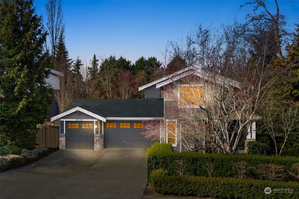 Photo of 2209 80th Avenue SE, Mercer Island, WA 98040 (MLS # 2047440)