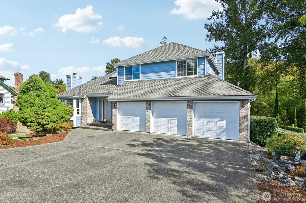 Photo of 32912 46th Court SW, Federal Way, WA 98023 (MLS # 2592327)