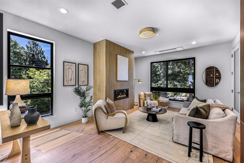 Photo of 19215 77th Court NE #101, Kenmore, WA 98028 (MLS # 2595417)