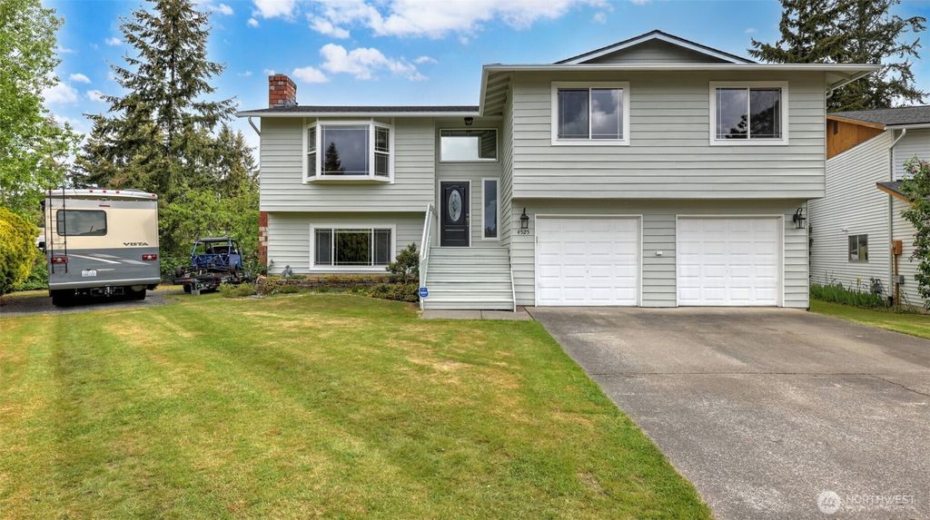 Photo of 4525 127th Place NE, Marysville, WA 98271 (MLS # 2375612)