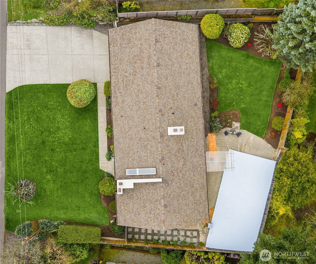 Photo of 9750 SE 41st Street, Mercer Island, WA 98040 (MLS # 2503454)