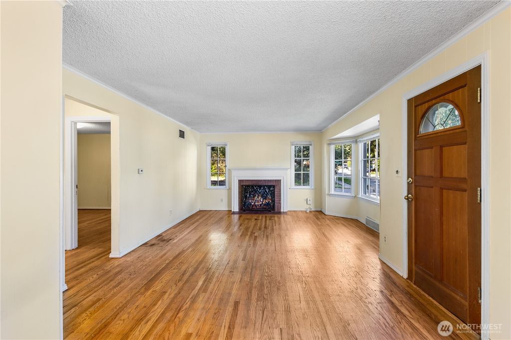 Photo of 2701 NE 90th Street, Seattle, WA 98115 (MLS # 2513158)
