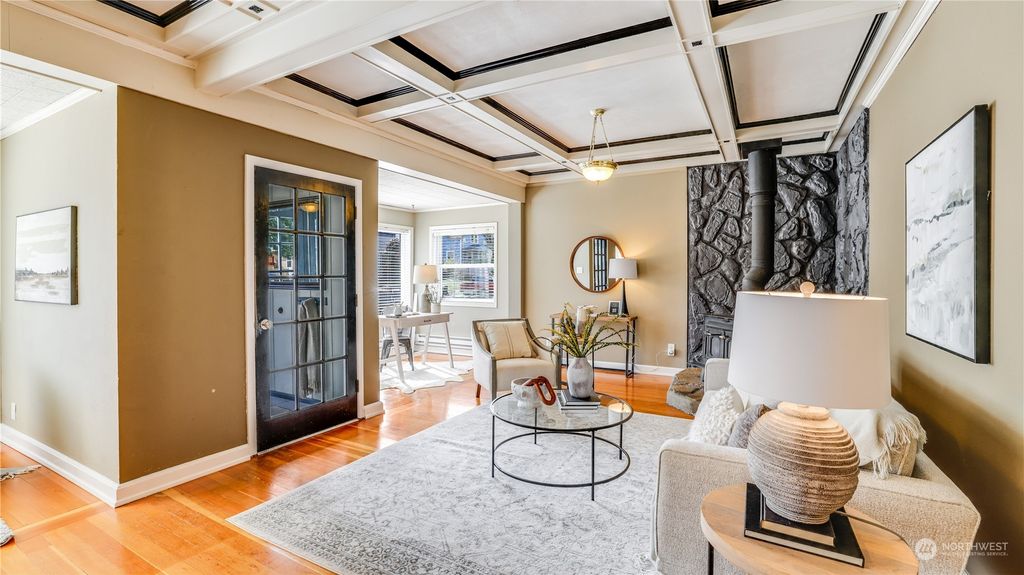 Photo of 4039 19th Avenue SW, Seattle, WA 98106 (MLS # 2055042)