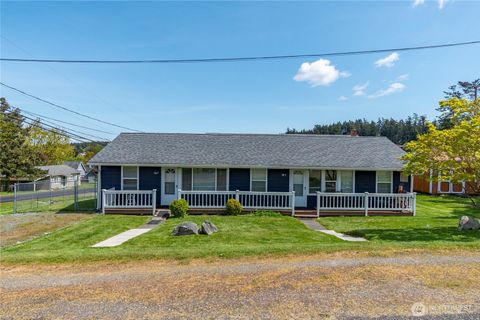 Photo of 505 NE Kinney Street, Coupeville, WA 98239 (MLS # 2367552)