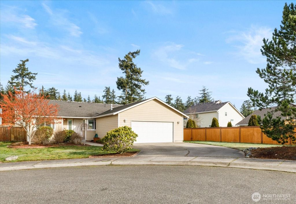 Photo of 1020 NW 14th Way, Oak Harbor, WA 98277 (MLS # 2478716)