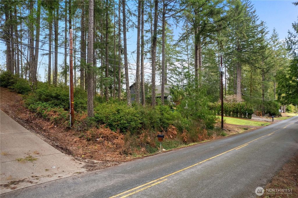 Photo of 2311 E Saint Andrews DR N, Shelton, WA 98584 (MLS # 2530097)