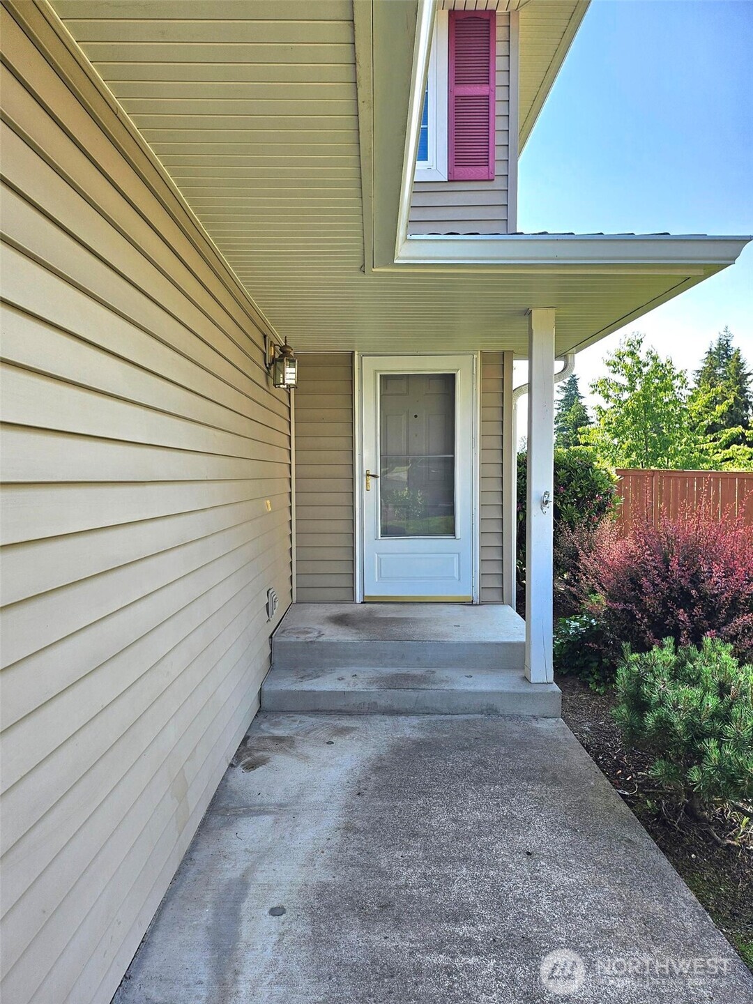1404 102nd Street E