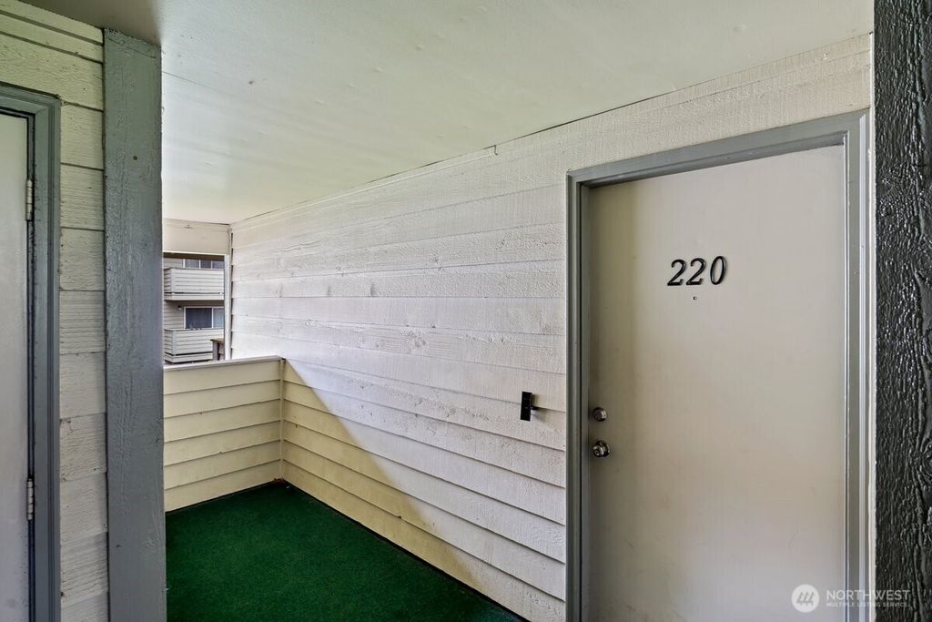 Photo of 1150 Sunset Boulevard NE #220, Renton, WA 98056 (MLS # 2497150)
