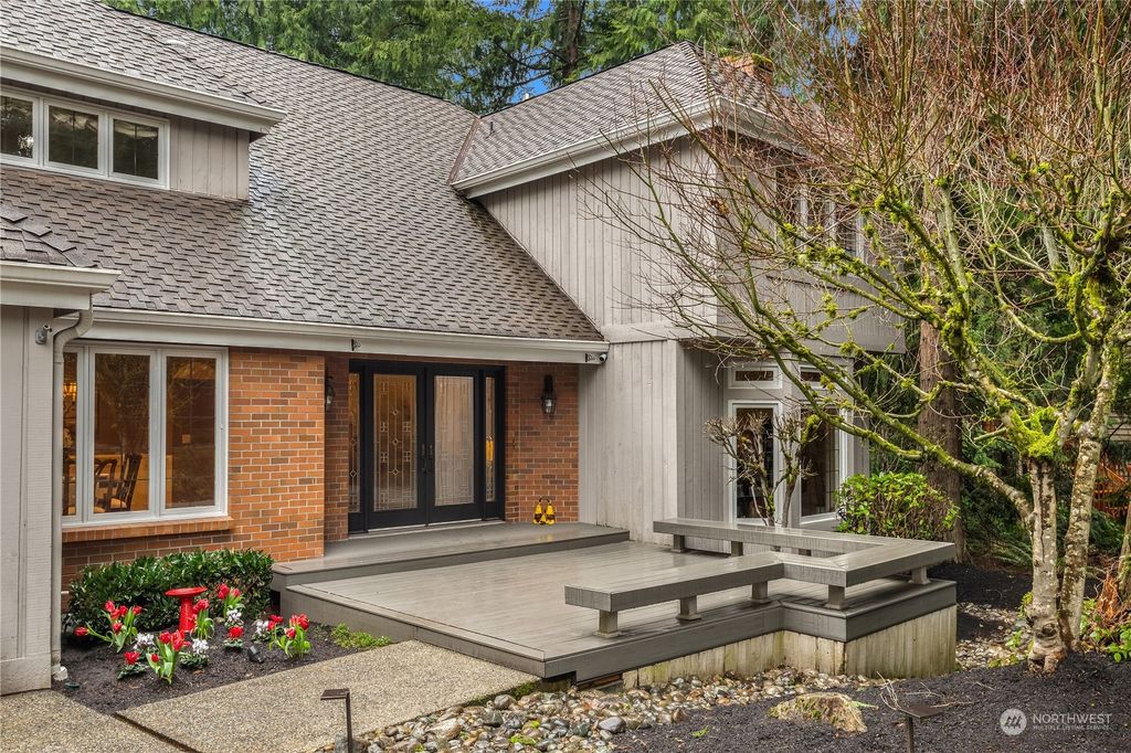 Photo of 22405 NE 25th Way, Sammamish, WA 98074 (MLS # 2204223)