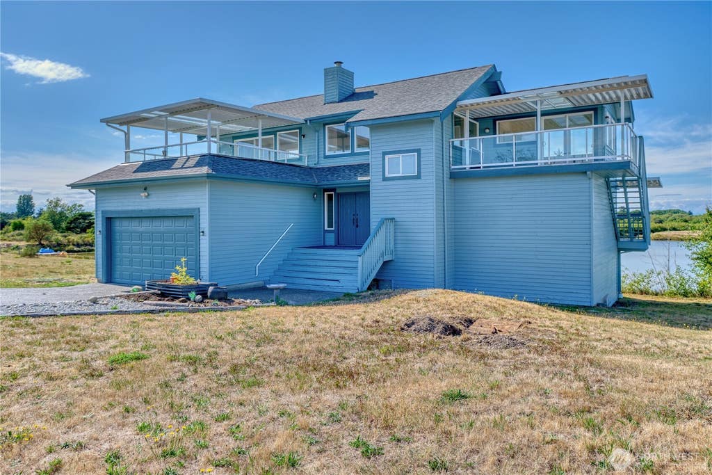 Photo of 1474 Edwards Drive, Point Roberts, WA 98281 (MLS # 2559088)