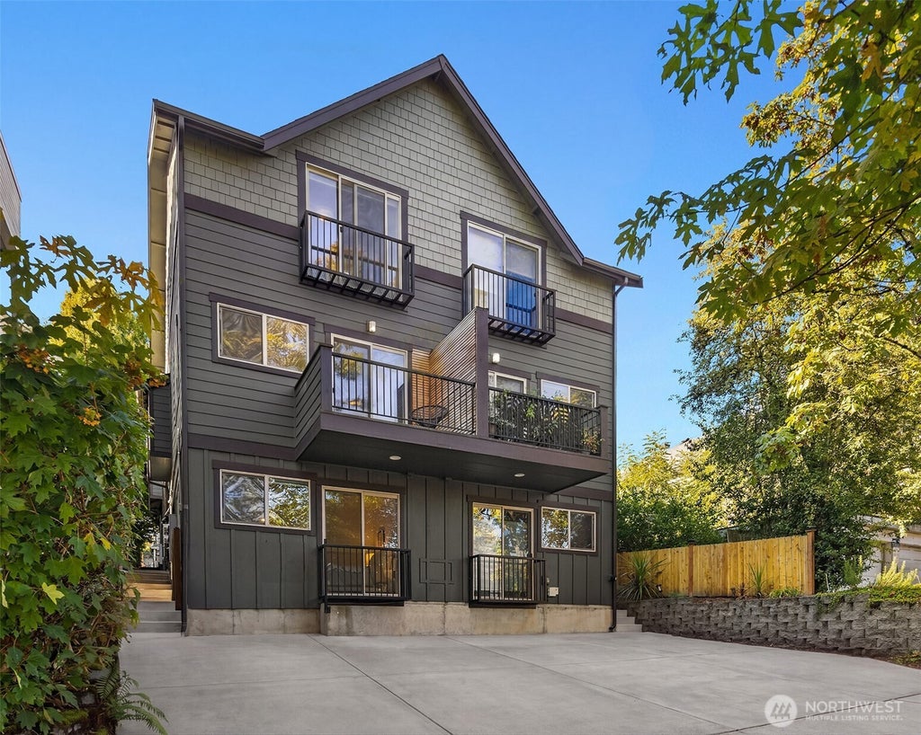 Photo of 218 24th Avenue E #A, Seattle, WA 98112 (MLS # 2591716)
