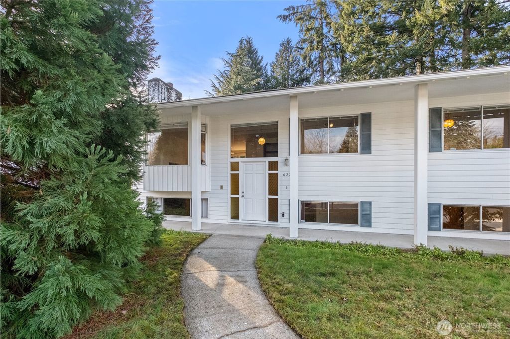 Photo of 6225 123rd Avenue SE, Bellevue, WA 98006 (MLS # 2336179)