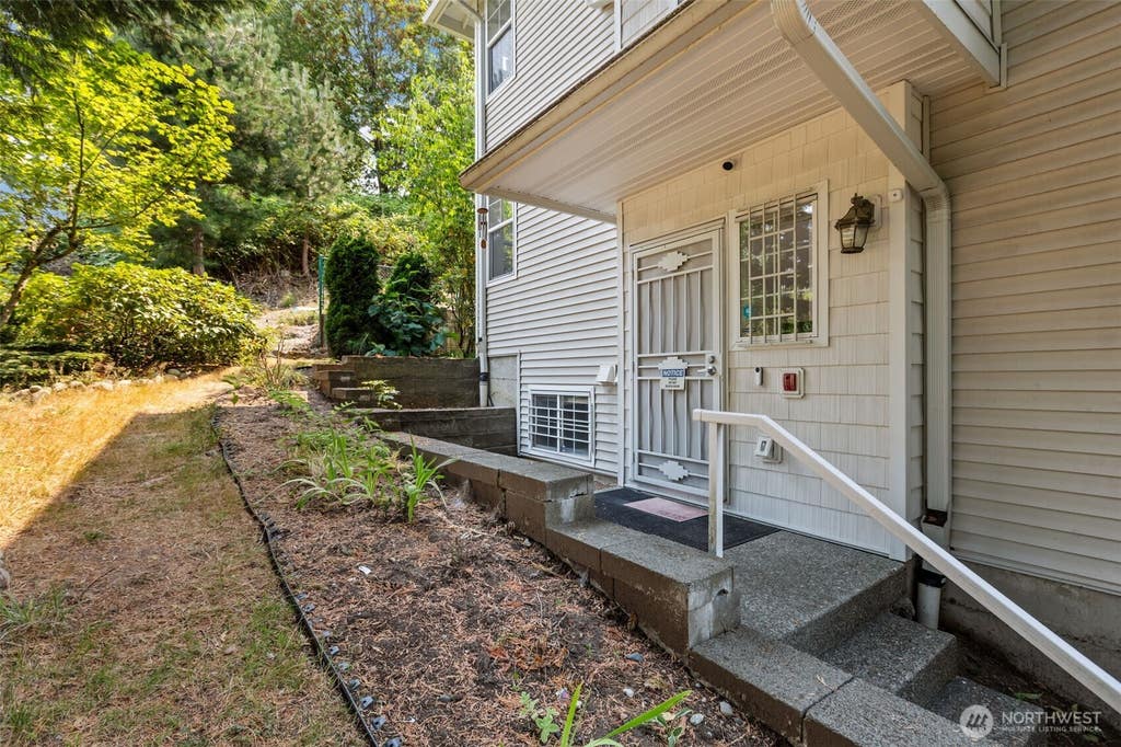 Photo of 2300 Benson Road S #2-1, Renton, WA 98055 (MLS # 2563711)