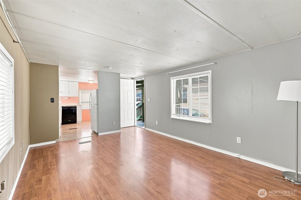 Photo of 2424 S 260th Street, Kent, WA 98032 (MLS # 2572425)