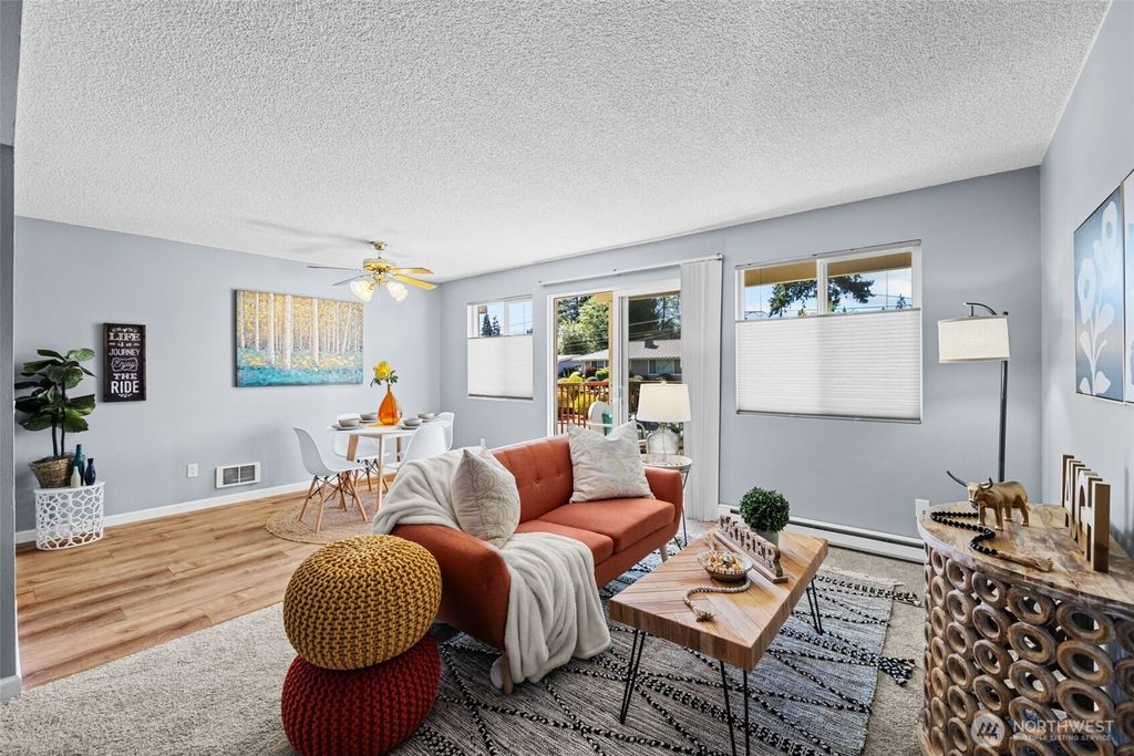 Photo of 425 45th Street SW #307, Everett, WA 98203 (MLS # 2362604)
