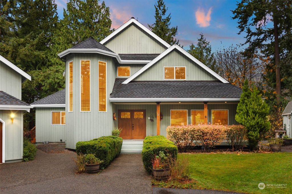 Photo of 21206 NE 4th Street, Sammamish, WA 98074 (MLS # 2178272)