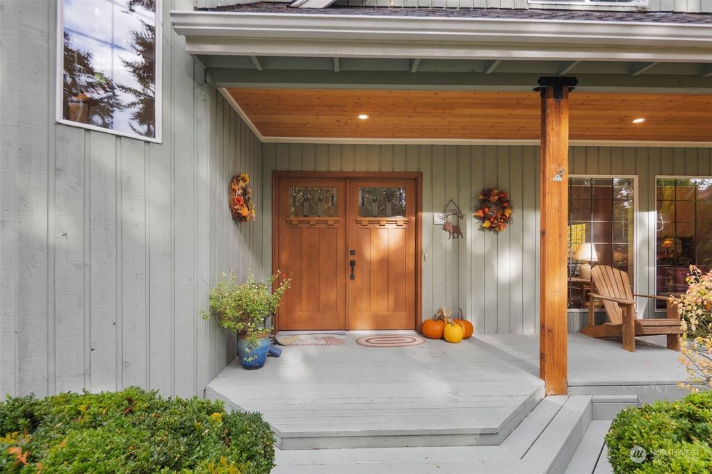 Photo of 21206 NE 4th Street, Sammamish, WA 98074 (MLS # 2178272)