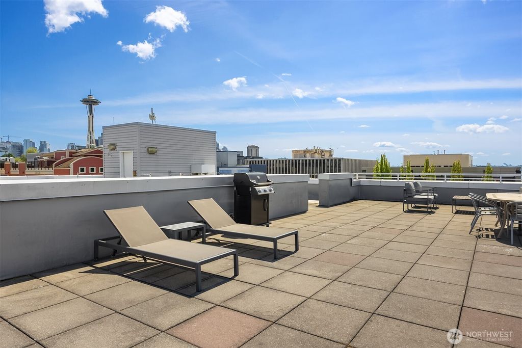 Photo of 520 2nd Avenue W #406, Seattle, WA 98119 (MLS # 2454445)