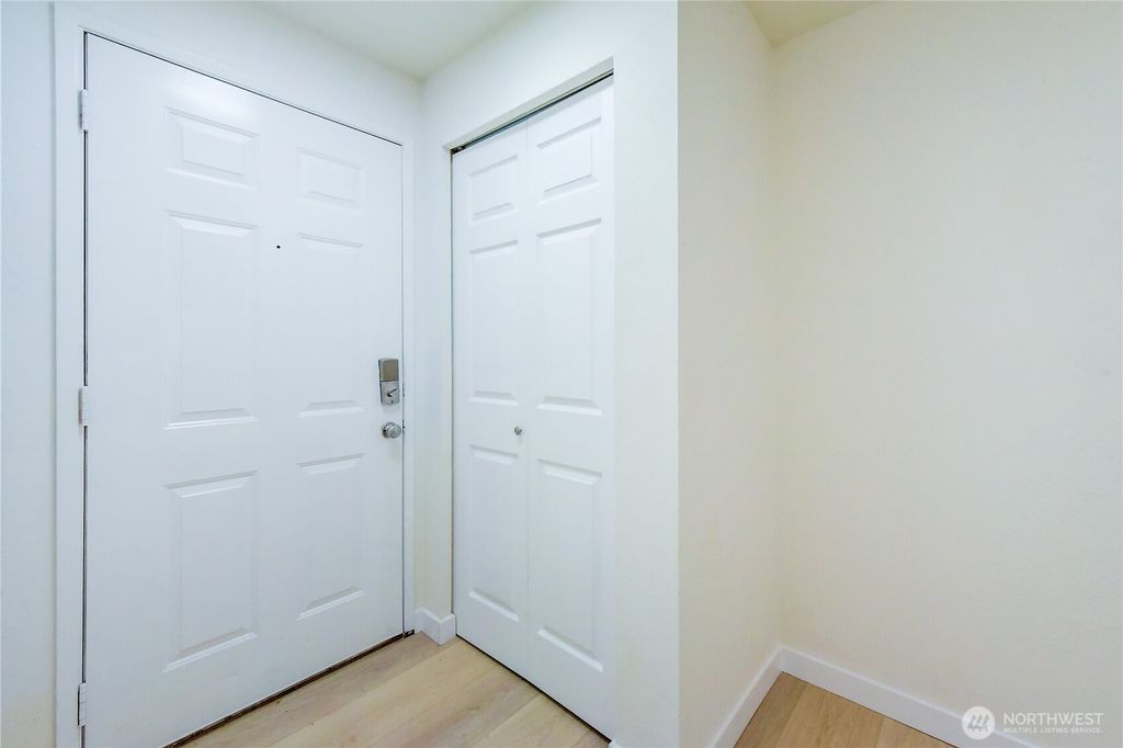 Photo of 1601 Maple Lane #B5, Kent, WA 98030 (MLS # 2534114)