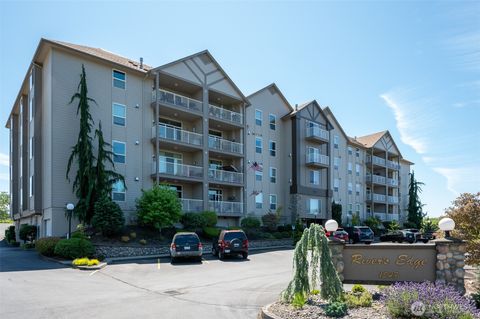 Photo of 1548 River Road #401, Longview, WA 98632 (MLS # 2433259)