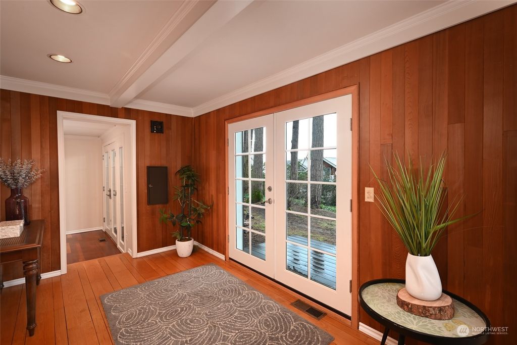 Photo of 1945 10th Place W, Kirkland, WA 98033 (MLS # 2192726)