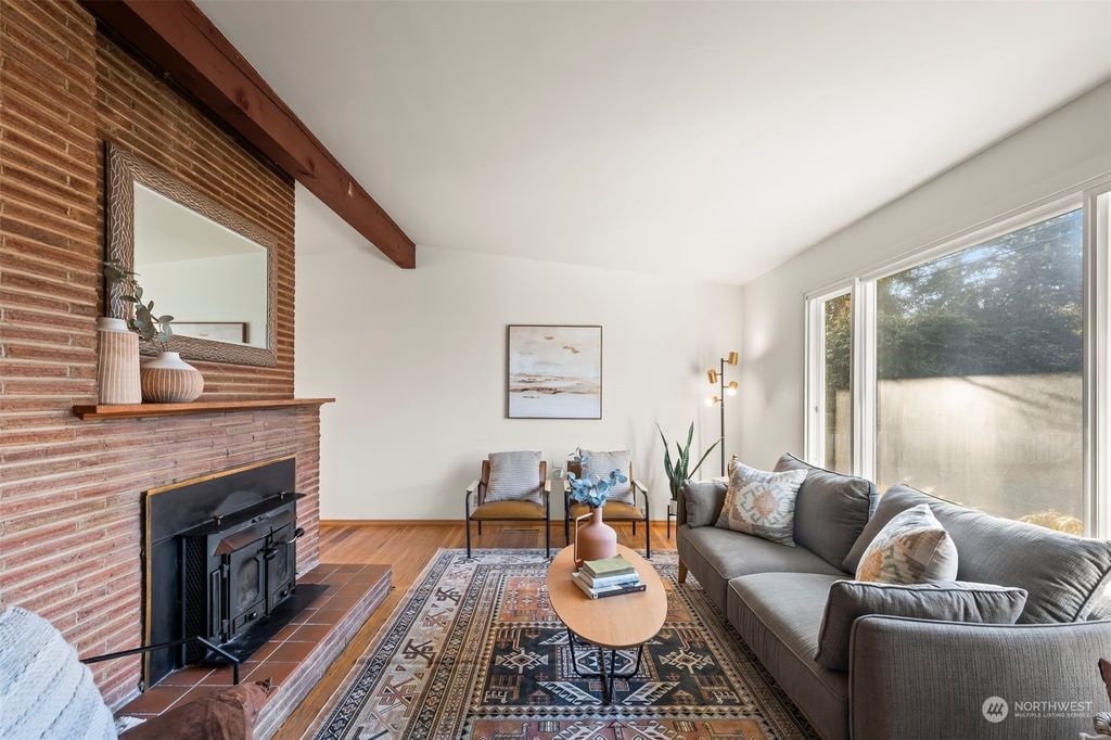 Photo of 20228 8th Avenue S, Des Moines, WA 98198 (MLS # 2322955)