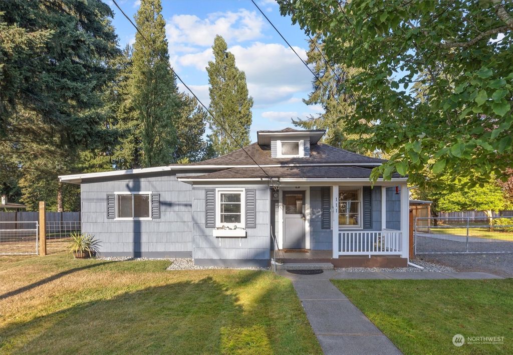 Photo of 111 N Kentucky Avenue, Granite Falls, WA 98252 (MLS # 2275049)
