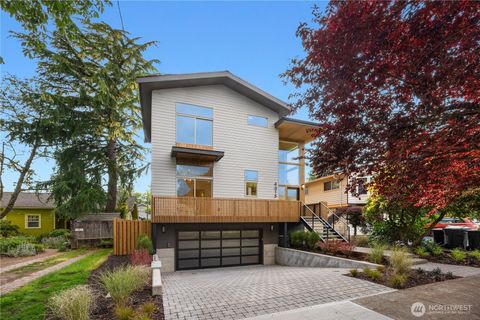 4615 2nd Avenue NE Seattle WA 98105