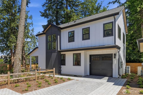 Photo of 9016 124th Lane NE, Kirkland, WA 98033 (MLS # 2543923)