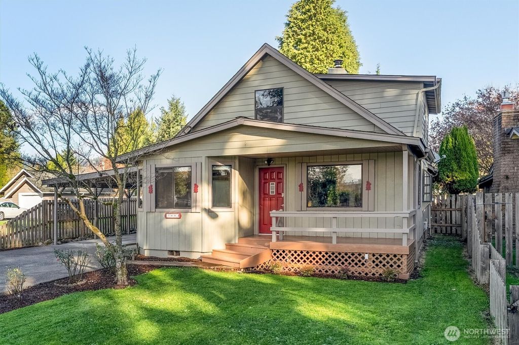Photo of 3004 Oak Street, Longview, WA 98632 (MLS # 2458774)