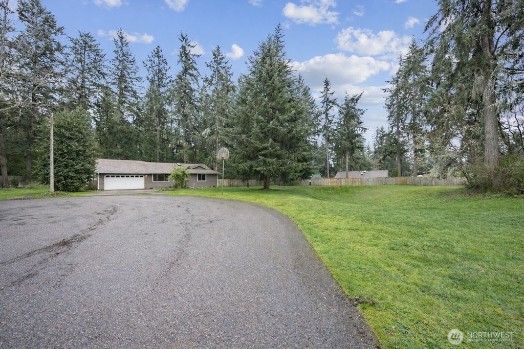 Photo of 3342 Stanford Court SE, Lacey, WA 98503 (MLS # 2498937)