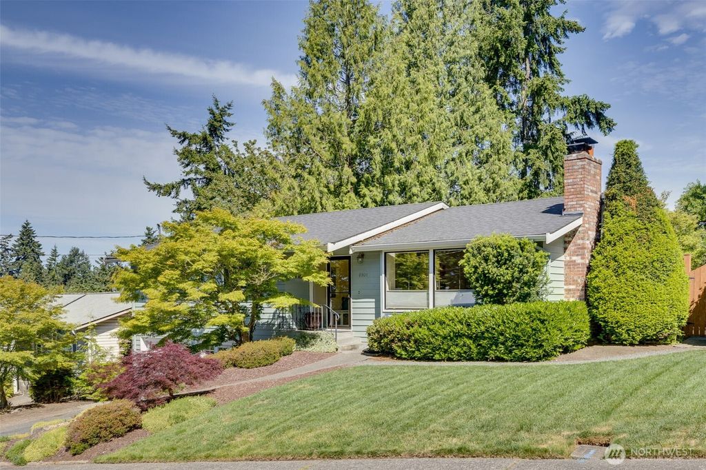 Photo of 6901 226th Place SW, Mountlake Terrace, WA 98043 (MLS # 2386109)