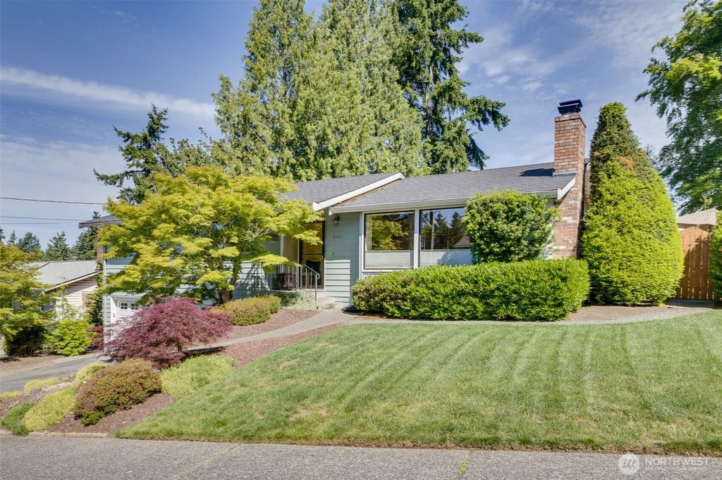 Photo of 6901 226th Place SW, Mountlake Terrace, WA 98043 (MLS # 2386109)