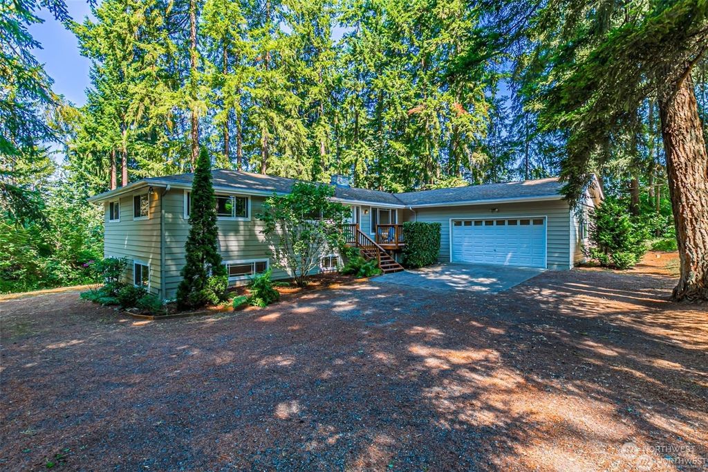 Photo of 38025 183rd Avenue SE, Auburn, WA 98092 (MLS # 2265795)