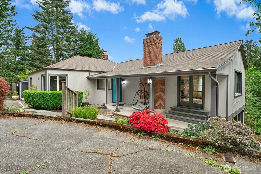 Photo of 5630 21st Avenue SW, Seattle, WA 98114 (MLS # 2518435)