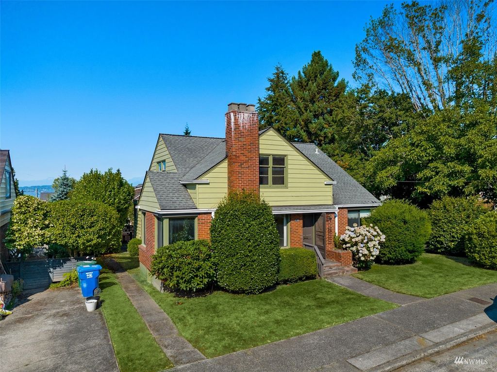 Photo of 6039 35th Avenue NW, Seattle, WA 98107 (MLS # 1990659)