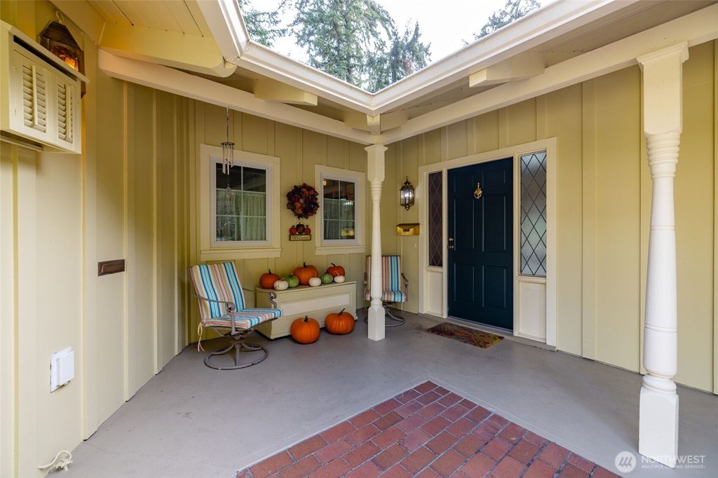Photo of 1410 S 10th Street, Mount Vernon, WA 98274 (MLS # 2443812)
