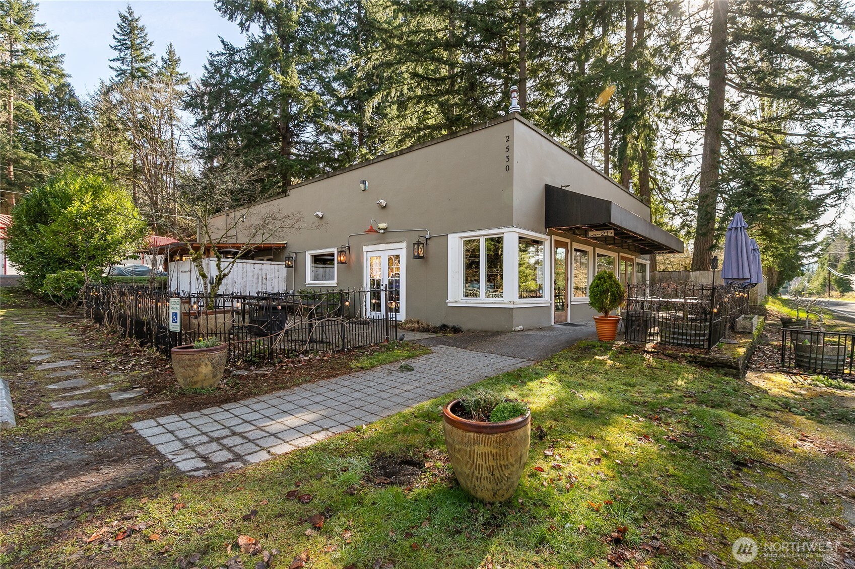 2530 Northshore Road