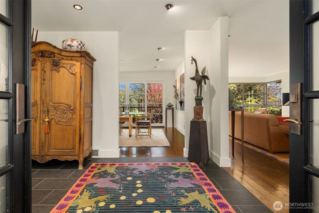 Photo of 1561 Magnolia Boulevard W, Seattle, WA 98199 (MLS # 2469882)