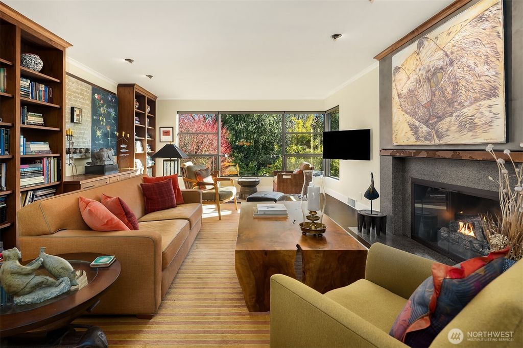 Photo of 1561 Magnolia Boulevard W, Seattle, WA 98199 (MLS # 2469882)